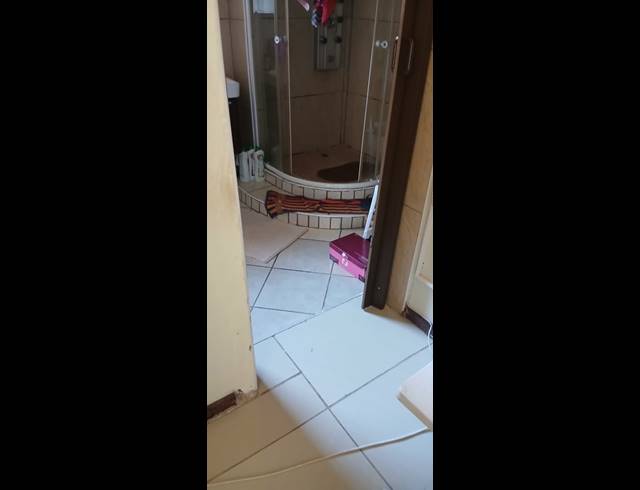 3 BEDROOM FREEHOLD FOR SALE IN SUNNYRIDGE